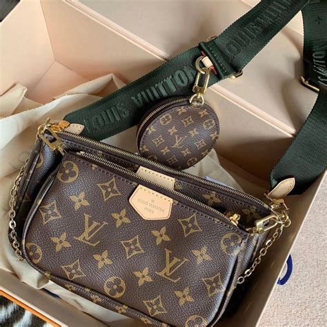 como surgiu a marca louis vuitton|louis vuitton carteras.